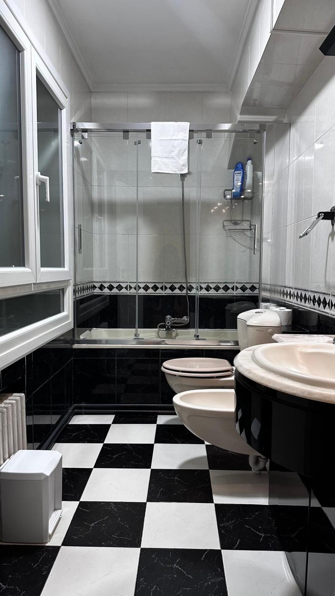 Fantastico Apartamento En El Centro De Bilbao Bagian luar foto